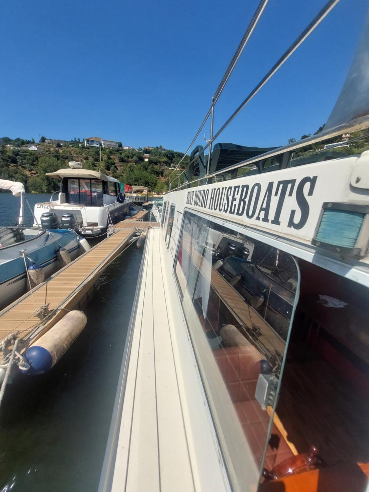 Douro Houseboats Hotell Marco de Canavezes Exteriör bild